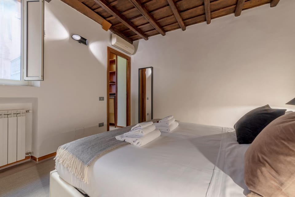 Giubbonari 23 - FromHometoRome Apartment in Rome