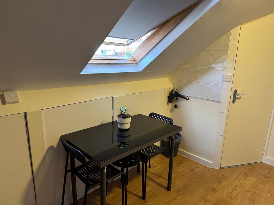 North West Lodge Guest House Bed and Breakfast in London