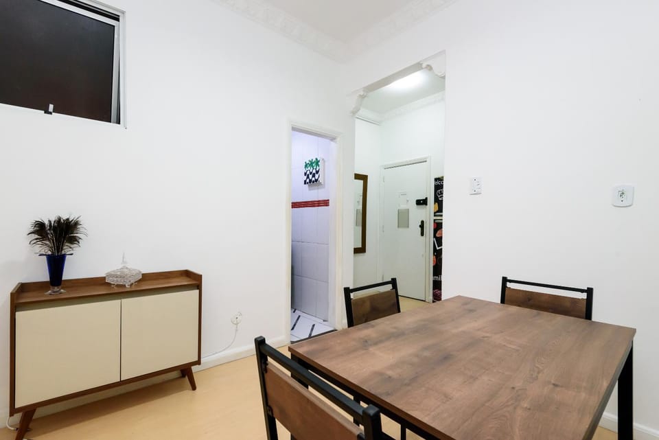 1 Quarto 150m from Copacabana Beach | PJ 145/1106 Apartment in Rio de Janeiro