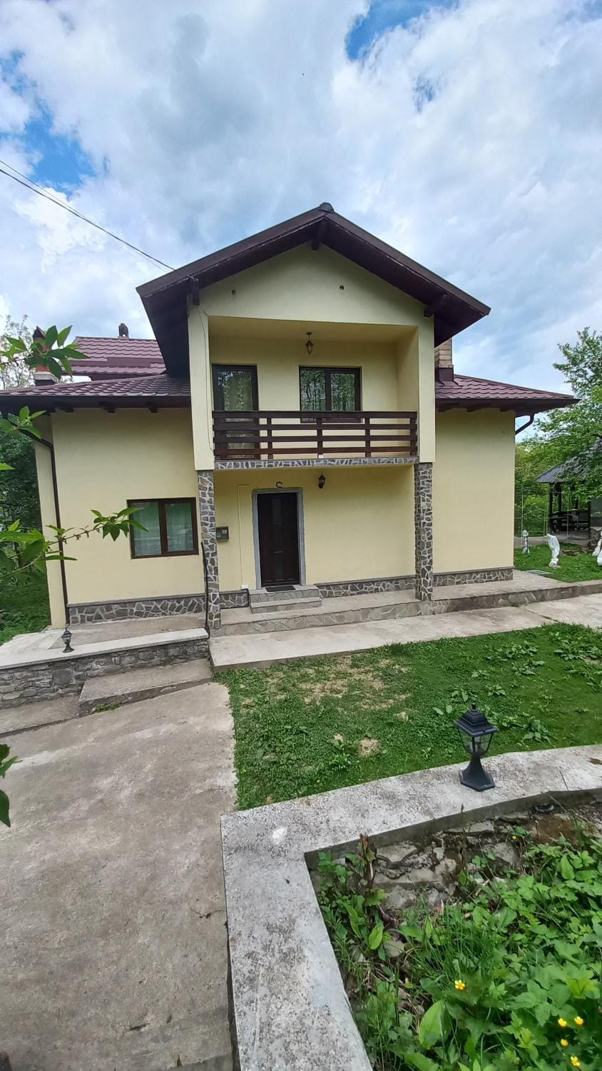 Casa Damian House in Prahova, Romania