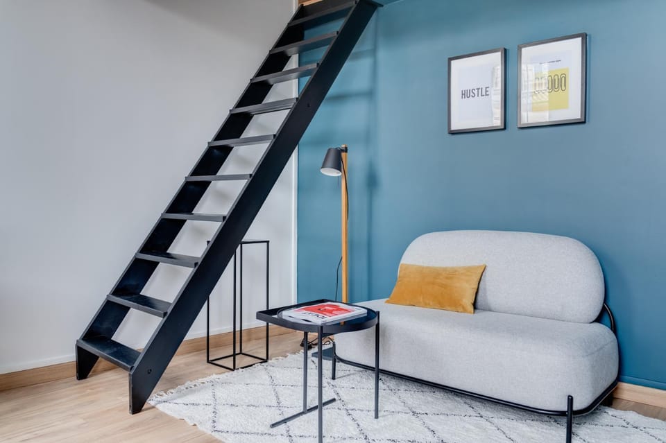 Living room, Seating area
