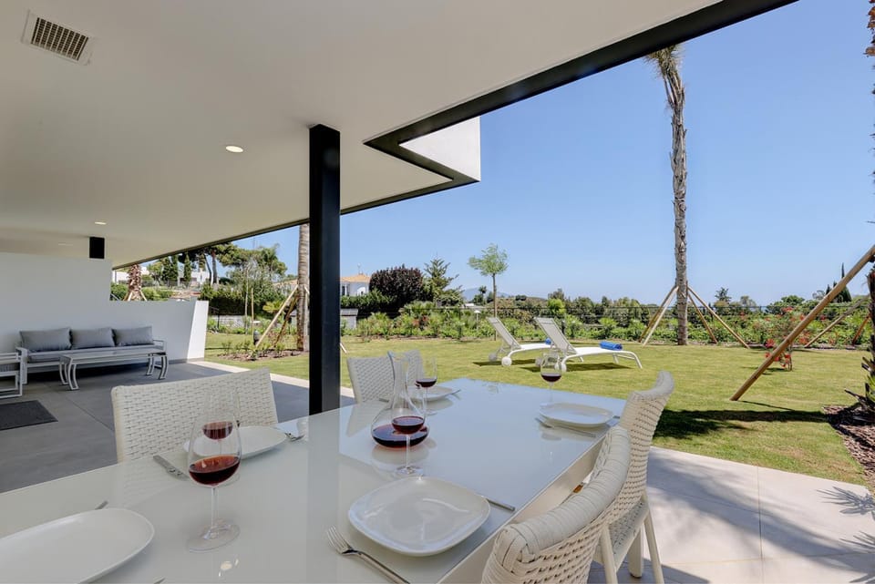 Brand New, Luxurious Ground Floor Apartment in Mirador de Estepona Hills Apartment in Costa del Sol