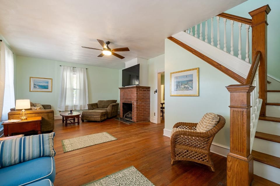 Captains Quarters by the Bay cottage House in Norfolk