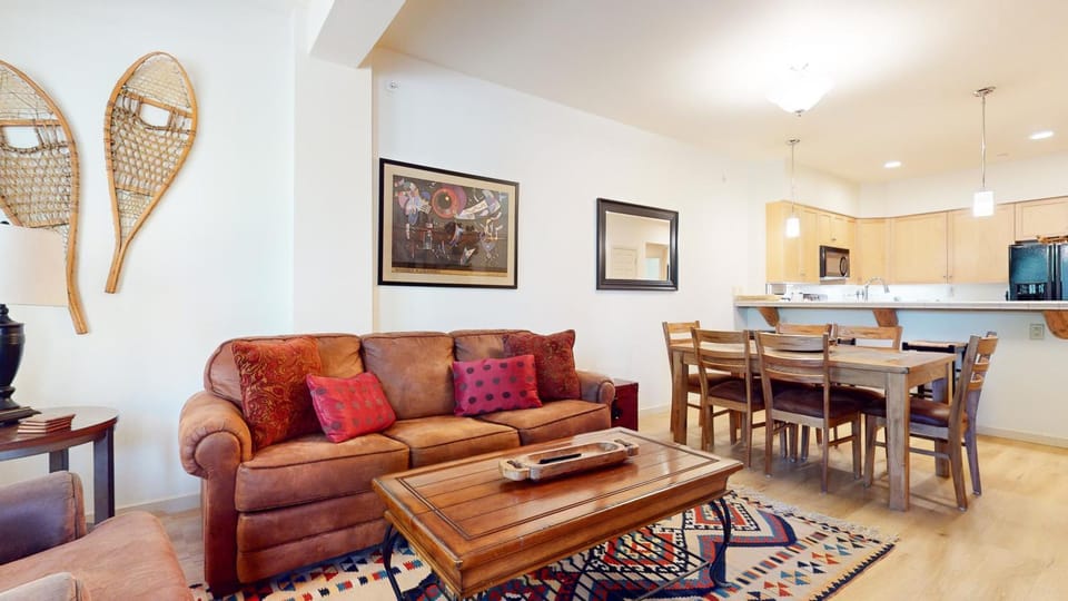 Mammoth Green 118 Located on Sierra Star Golf Course, Private Patio, Summer Pool condo Apartment in Mammoth Lakes