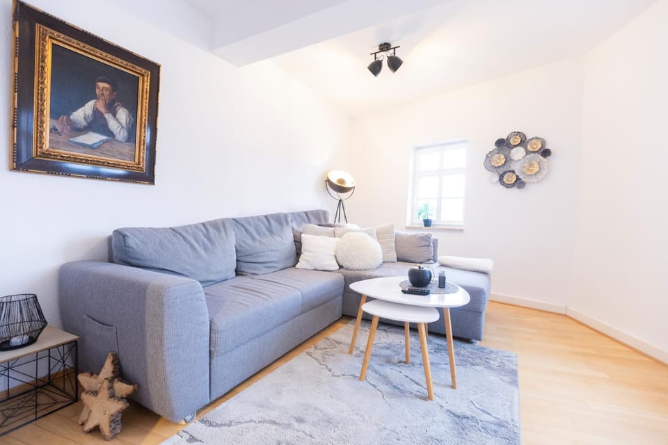Bed, Living room