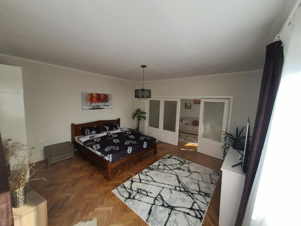 Bed, TV and multimedia, Photo of the whole room, Bedroom, cot, wardrobe