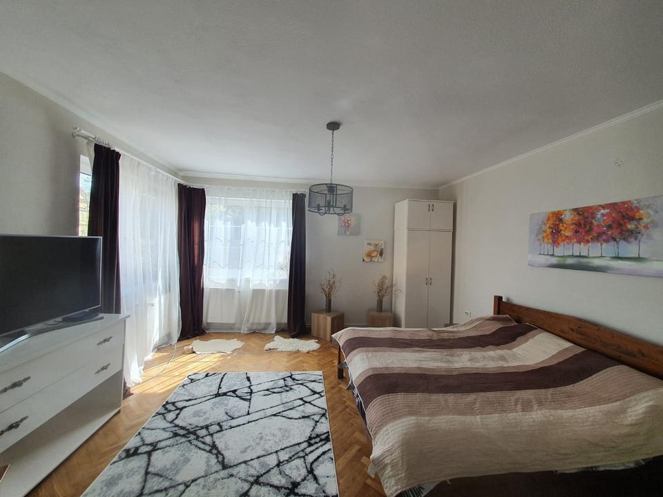 Bed, TV and multimedia, Photo of the whole room, Bedroom, wardrobe