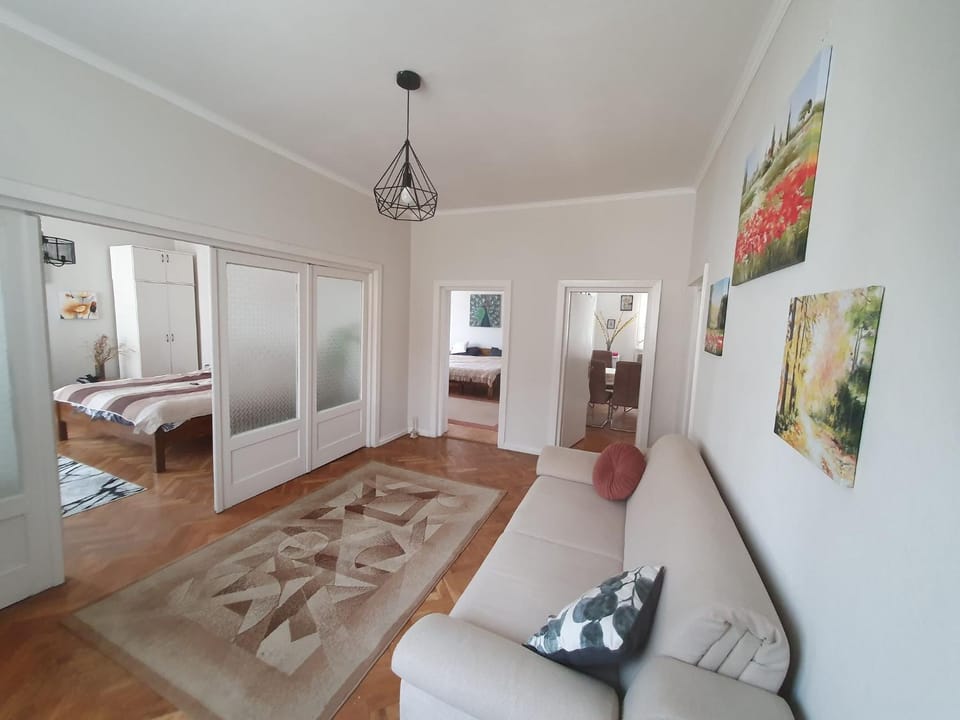 Bed, Living room, Photo of the whole room