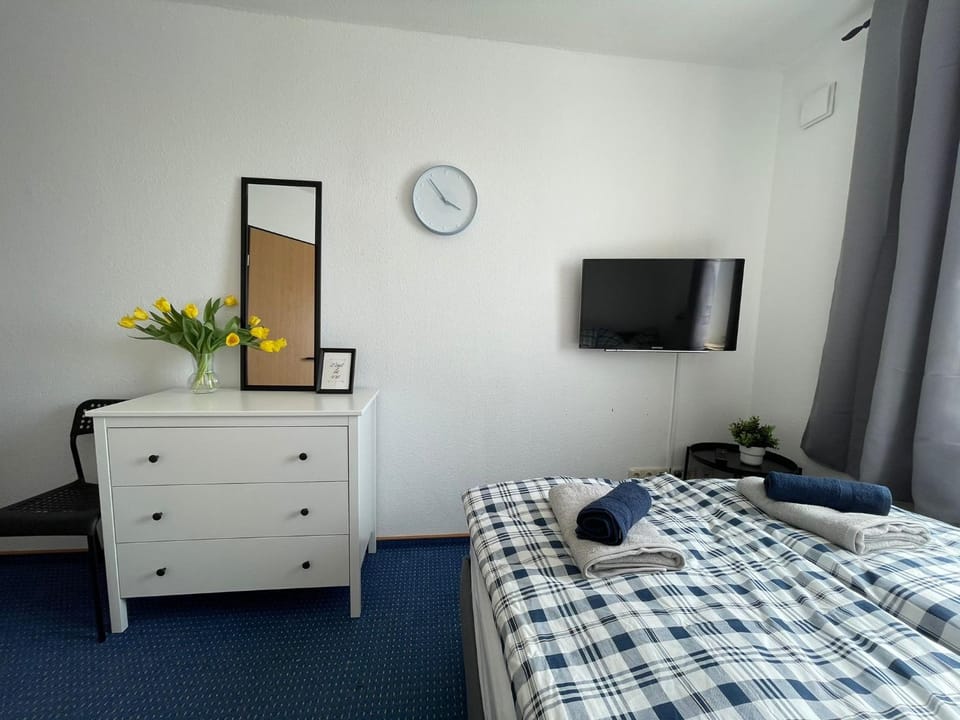 Stillvolles Zimmer für 2 Personen mit eigenem Bad Vacation rental in Wolfsburg