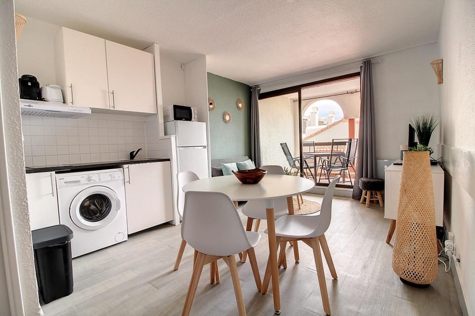La Coudalere - F2 avec WiFi - Vue sur Sunset - Piscine chauffée Apartment in Le Barcarès