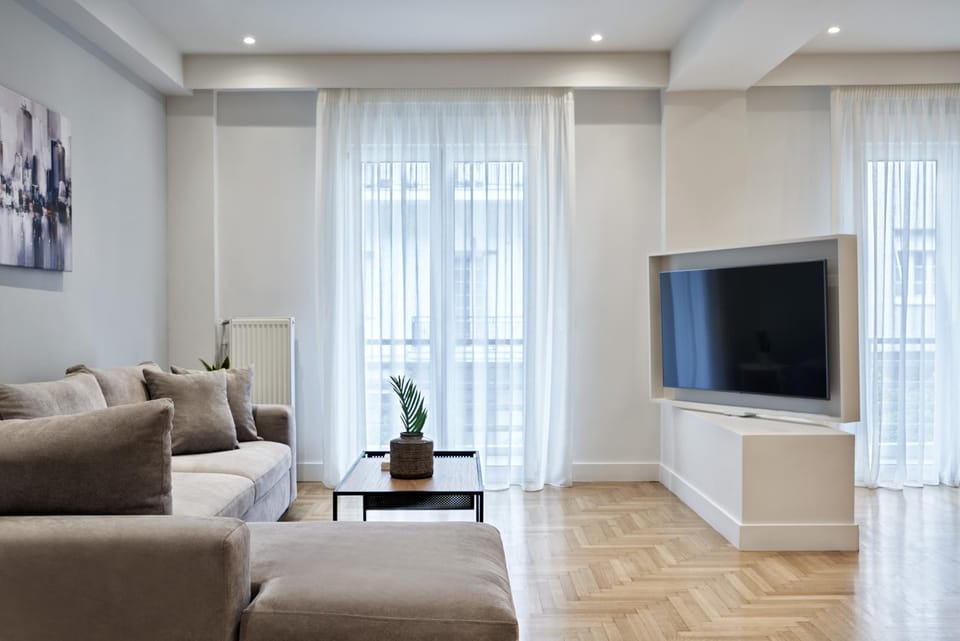Communal lounge/ TV room, Living room, Seating area