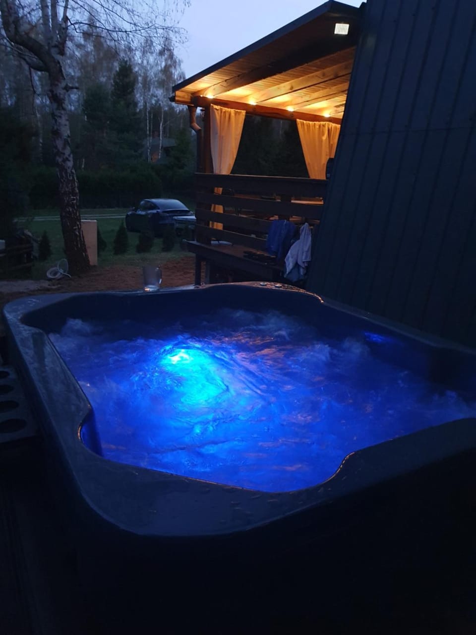 Garden, Hot Tub
