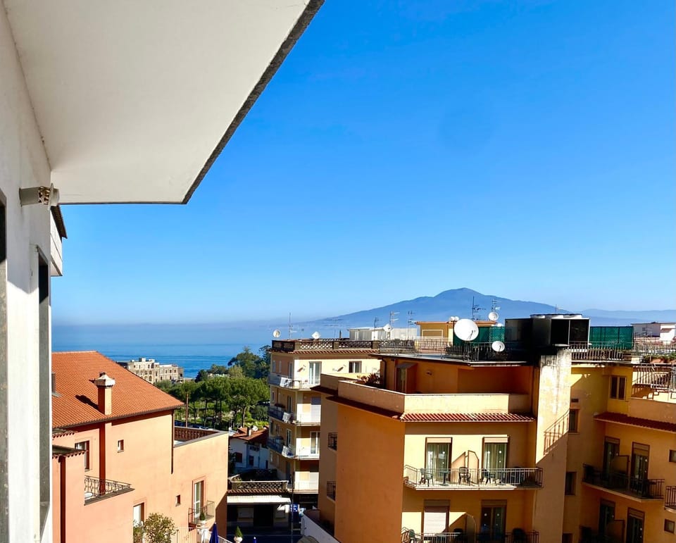 Property building, Neighbourhood, Balcony/Terrace, City view, Sea view, Street view