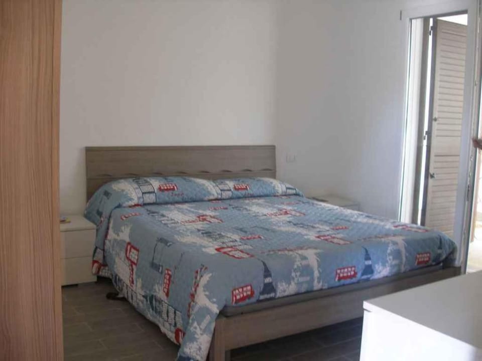 Bedroom, air conditioner