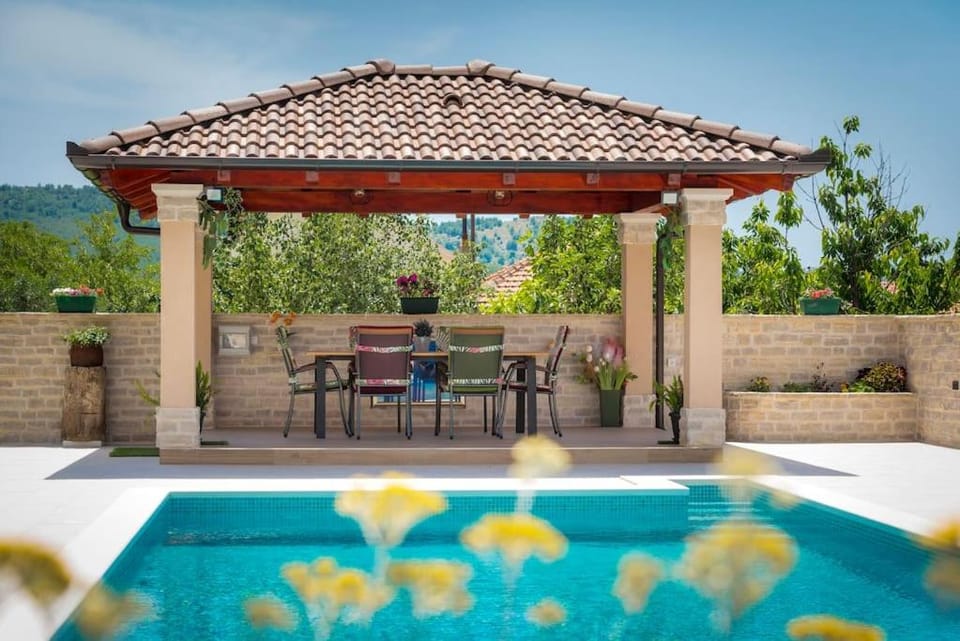 Patio, Swimming pool