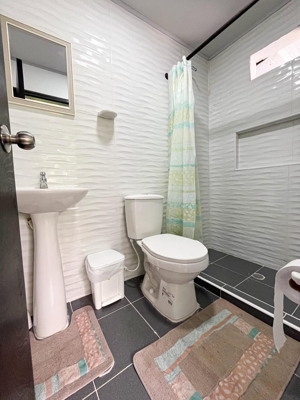 Shower, Bathroom, towels