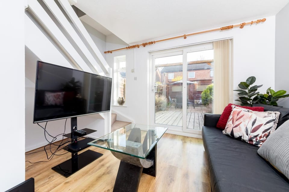 Communal lounge/ TV room, TV and multimedia, Living room