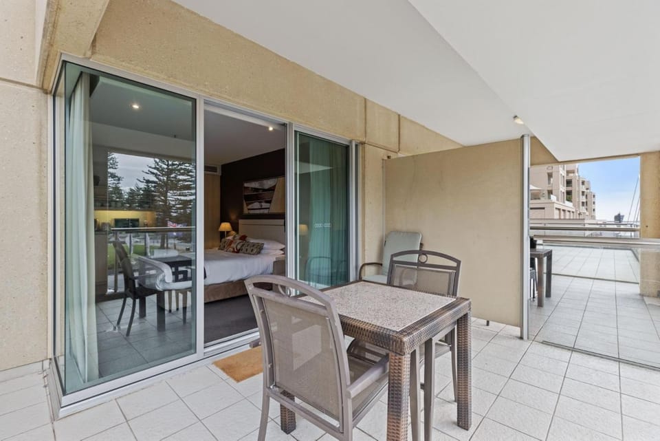 Belle Escapes - Glenelg Shores Studio Apartment in Adelaide