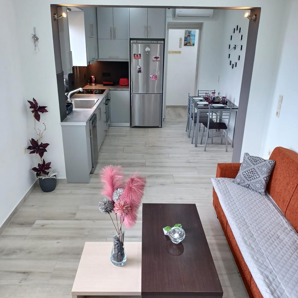 Living room, Seating area, Dining area, kitchen