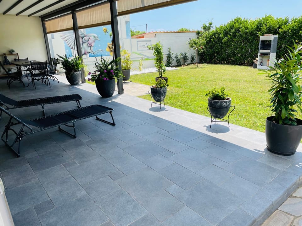 Patio, Natural landscape, Garden, View (from property/room), Garden view, sunbed