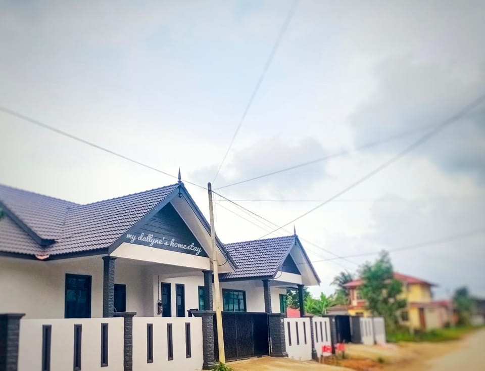Property building, Day, Neighbourhood, Street view
