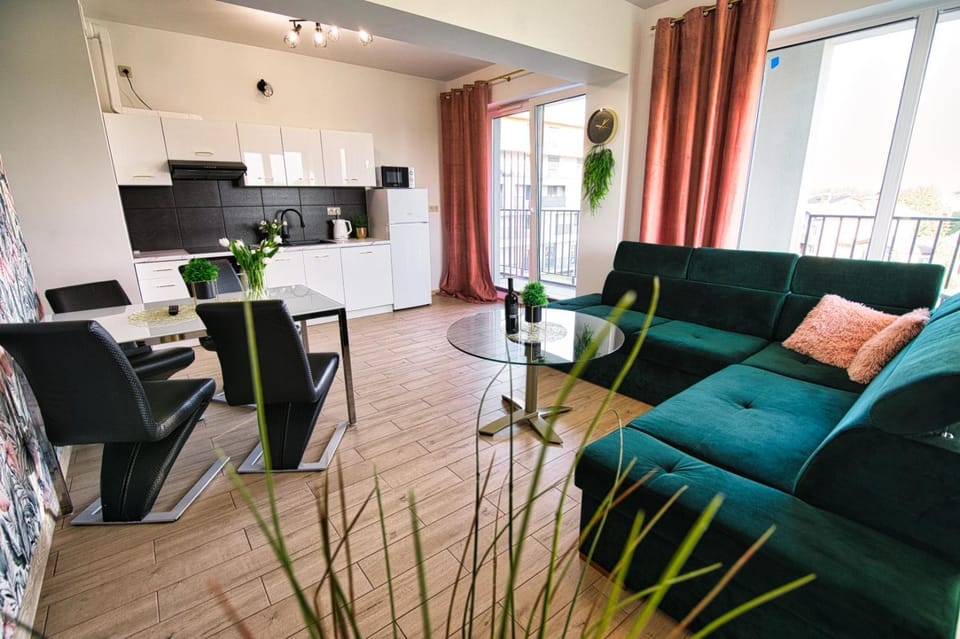TV and multimedia, Kitchen or kitchenette, Living room, Seating area, Dining area, Evening entertainment