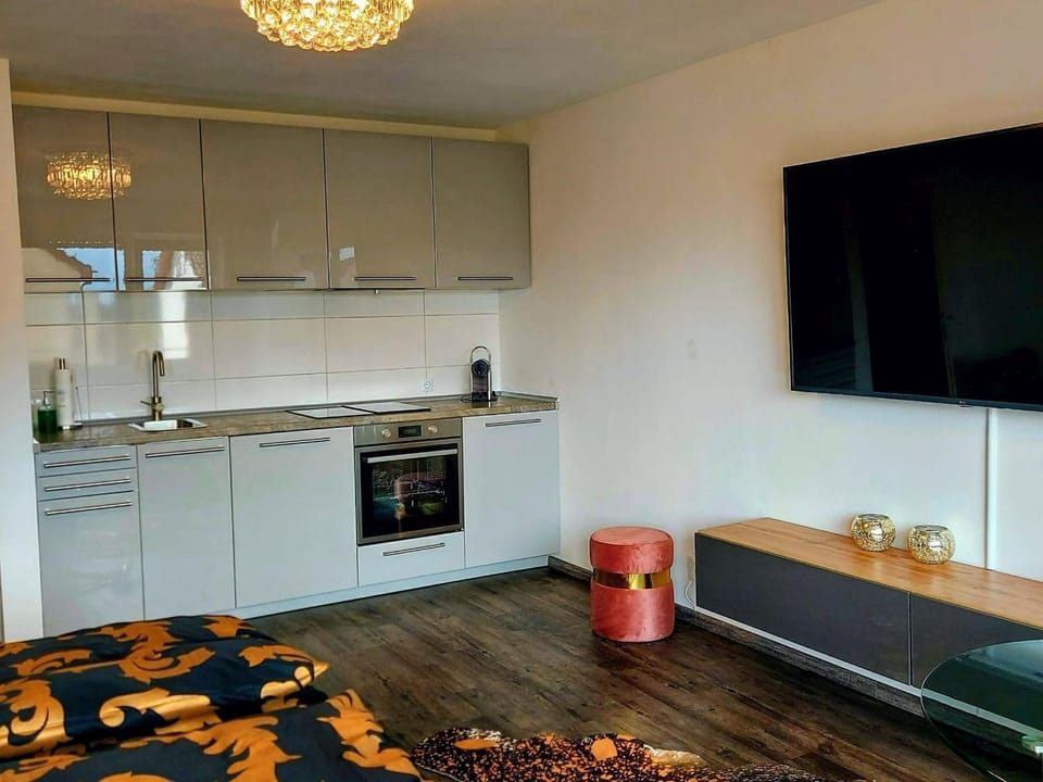 Kitchen or kitchenette, Living room