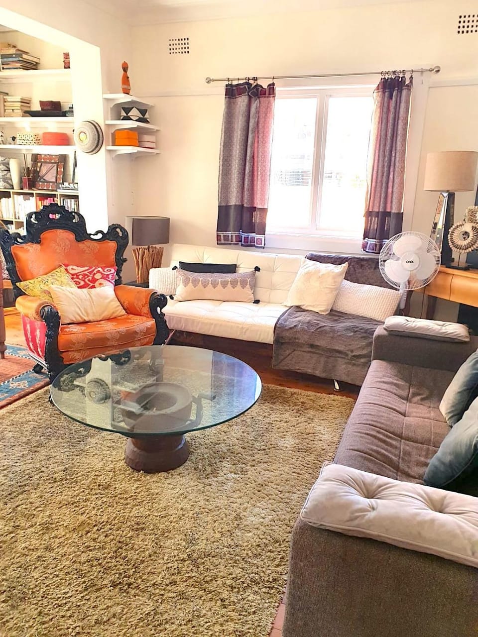 Living room, Seating area