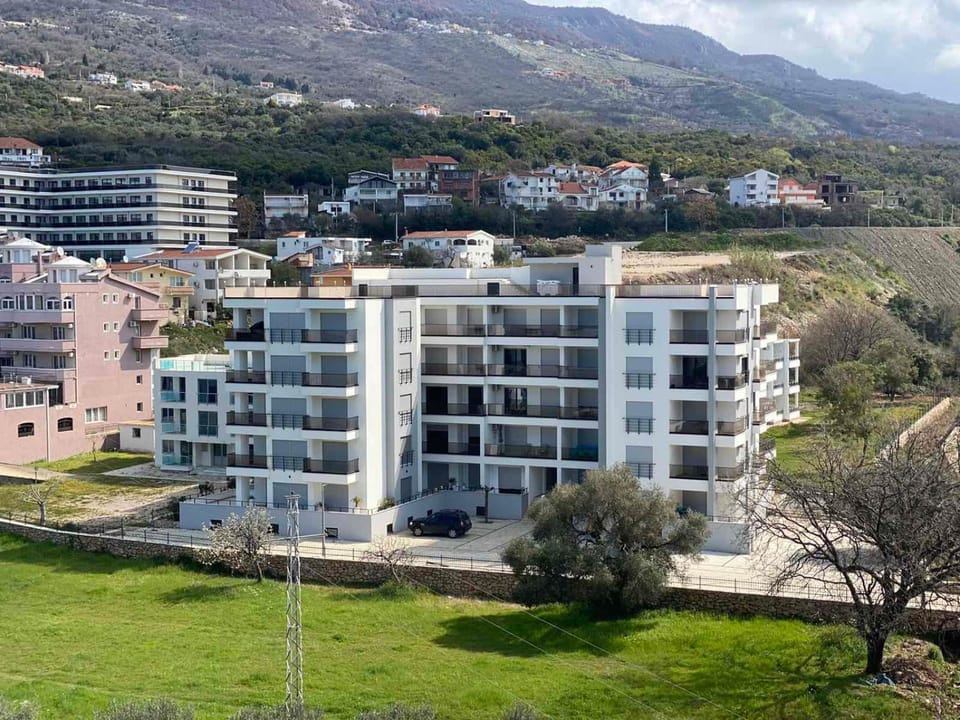 Nearby landmark, Neighbourhood, Bird's eye view