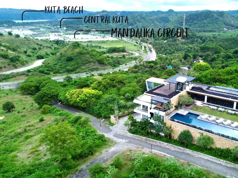Property building, Nearby landmark, Restaurant/places to eat, Natural landscape, Bird's eye view, View (from property/room), View (from property/room), City view, Garden view, Lake view, Mountain view, Mountain view, Pool view, Pool view, Sea view, Sea view, Swimming pool