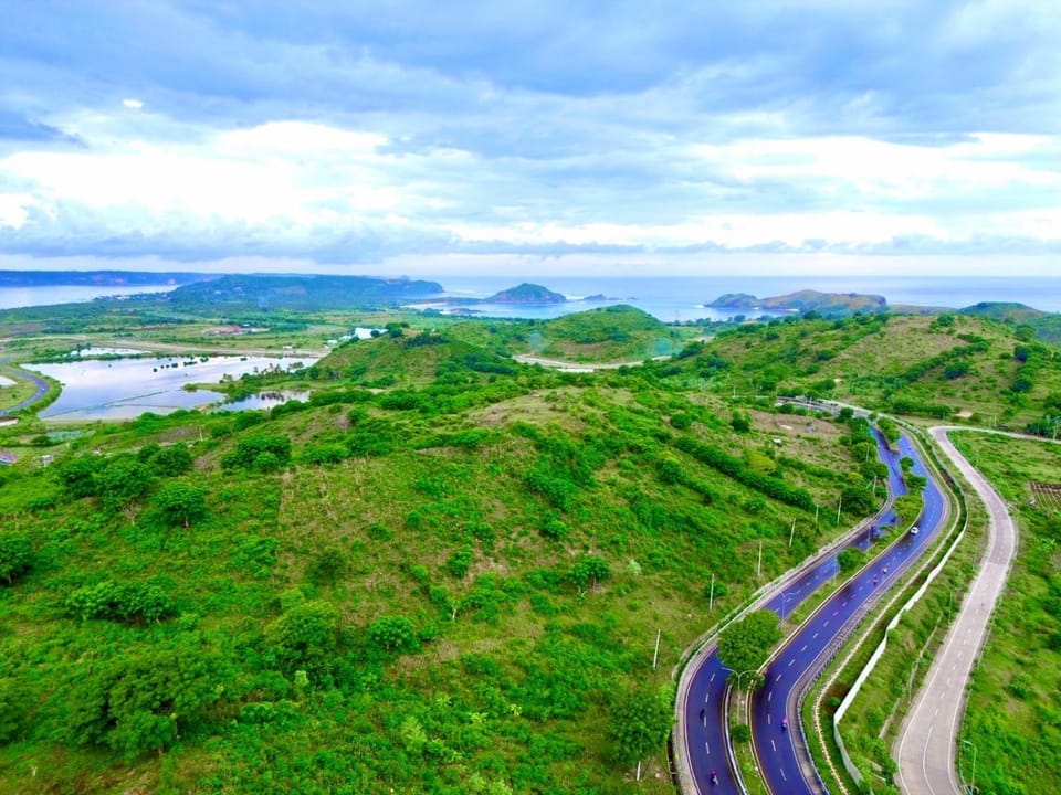 Property building, Natural landscape, Bird's eye view, View (from property/room), Landmark view, Mountain view, Sea view