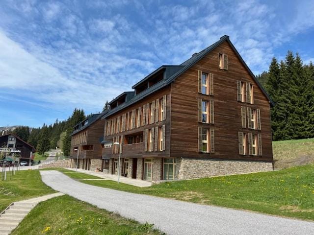 Property building, Spring