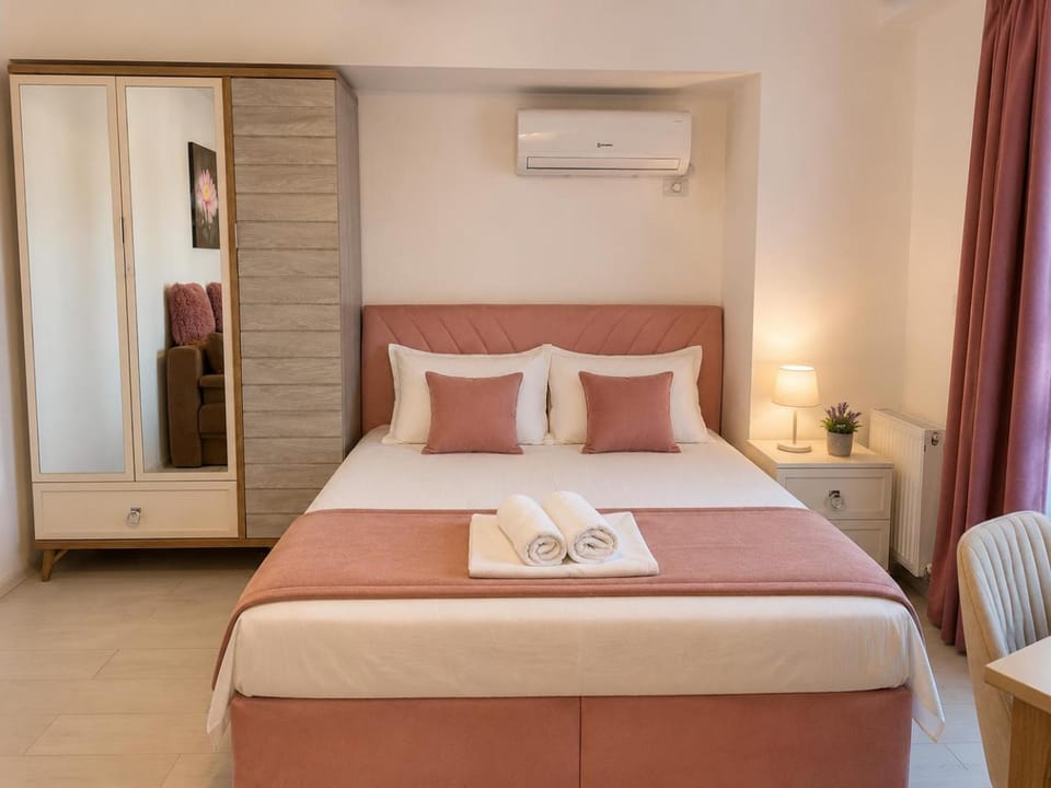 Bed, Photo of the whole room