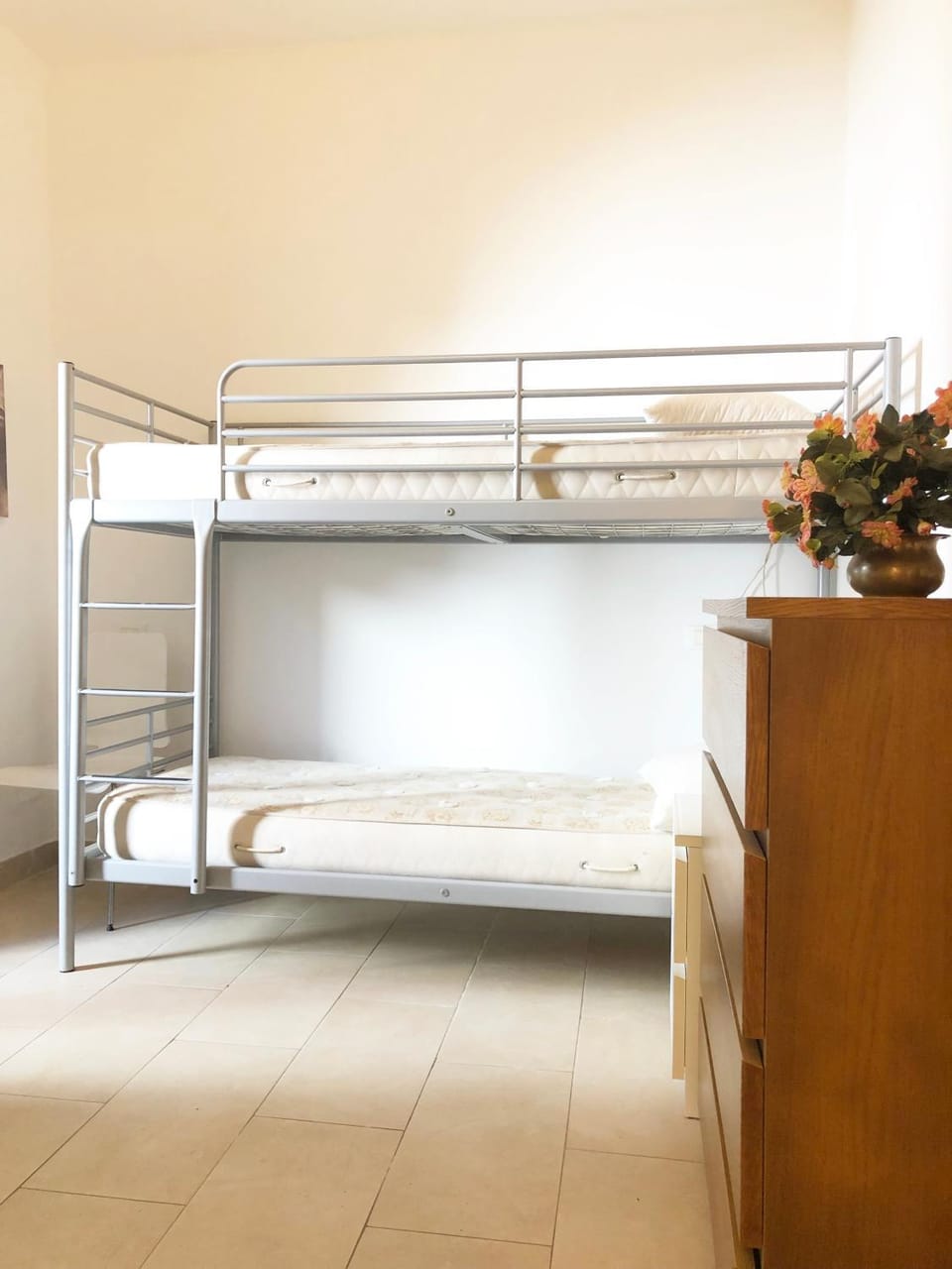 Bed, Photo of the whole room, Bedroom, bunk bed