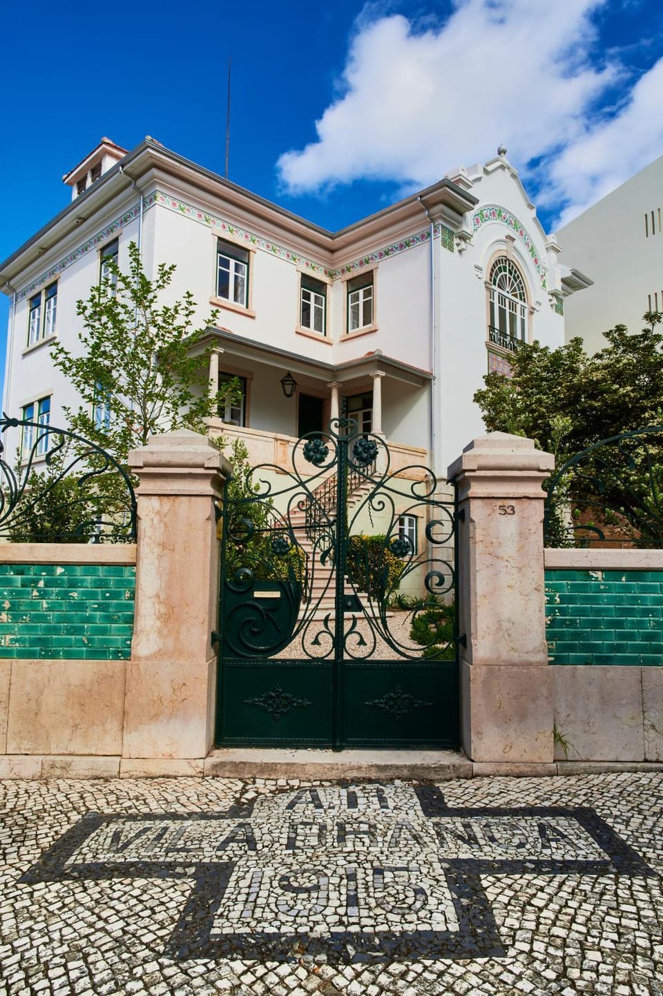 Property building, Facade/entrance