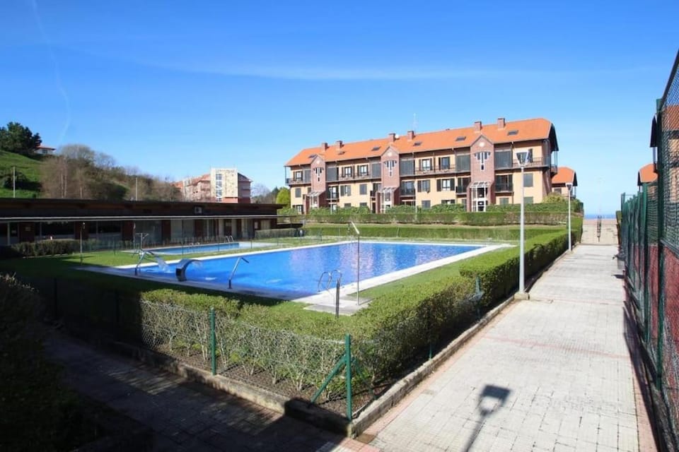 Apartamento con Vistas en Complejo Residencial Apartment in Western coast of Cantabria