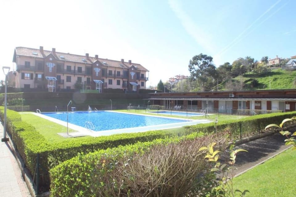 Apartamento con Vistas en Complejo Residencial Apartment in Western coast of Cantabria