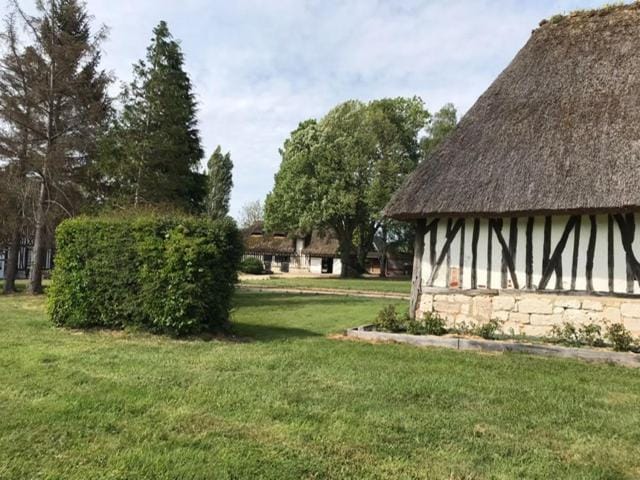 La Gloriette gîte situé Dans La propriété Dun magnifique manoir House in Normandy