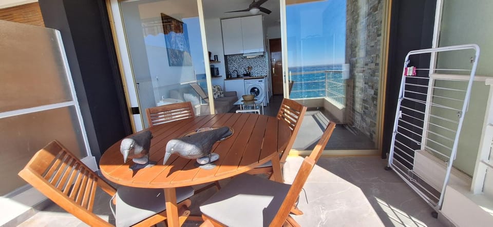 Splendide studio front de mer Apartment in Menton