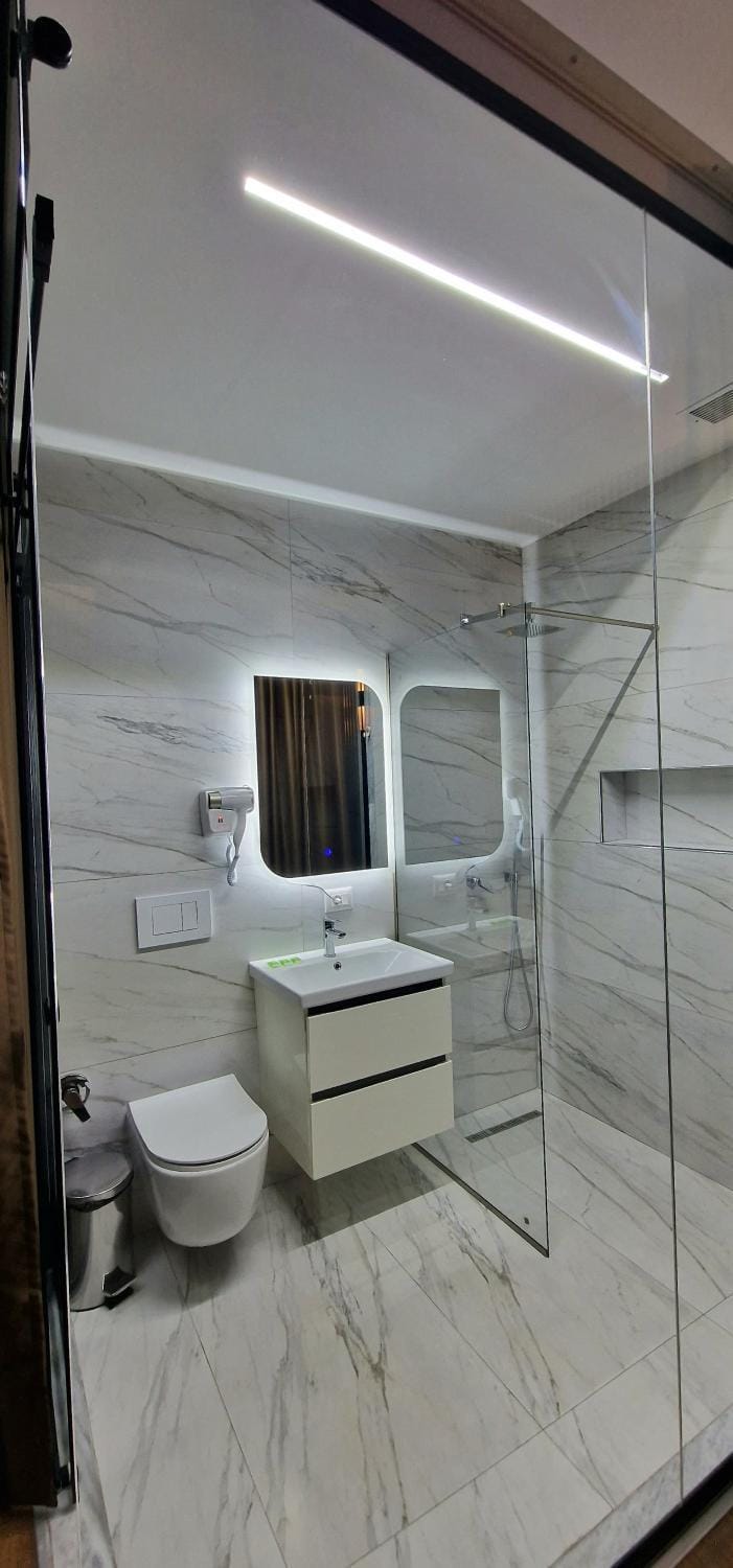 Shower, Toilet, Bathroom