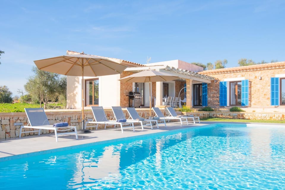 Pool view, Swimming pool, sunbed