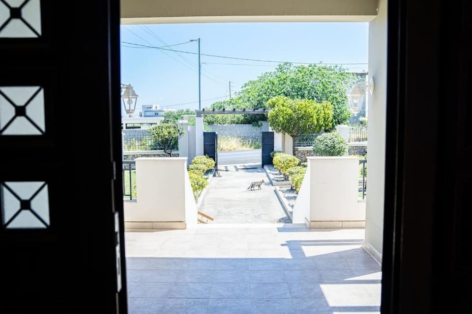 Facade/entrance, Garden view