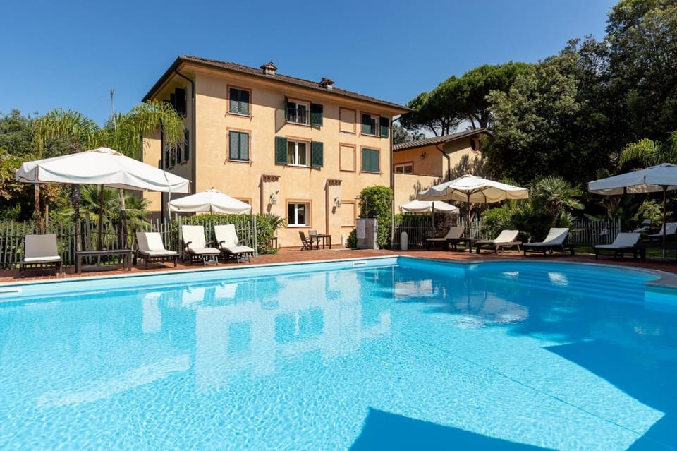 Property building, Swimming pool