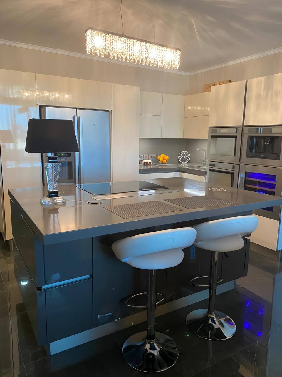 Kitchen or kitchenette, Dining area, minibar, oven, pet friendly, stove