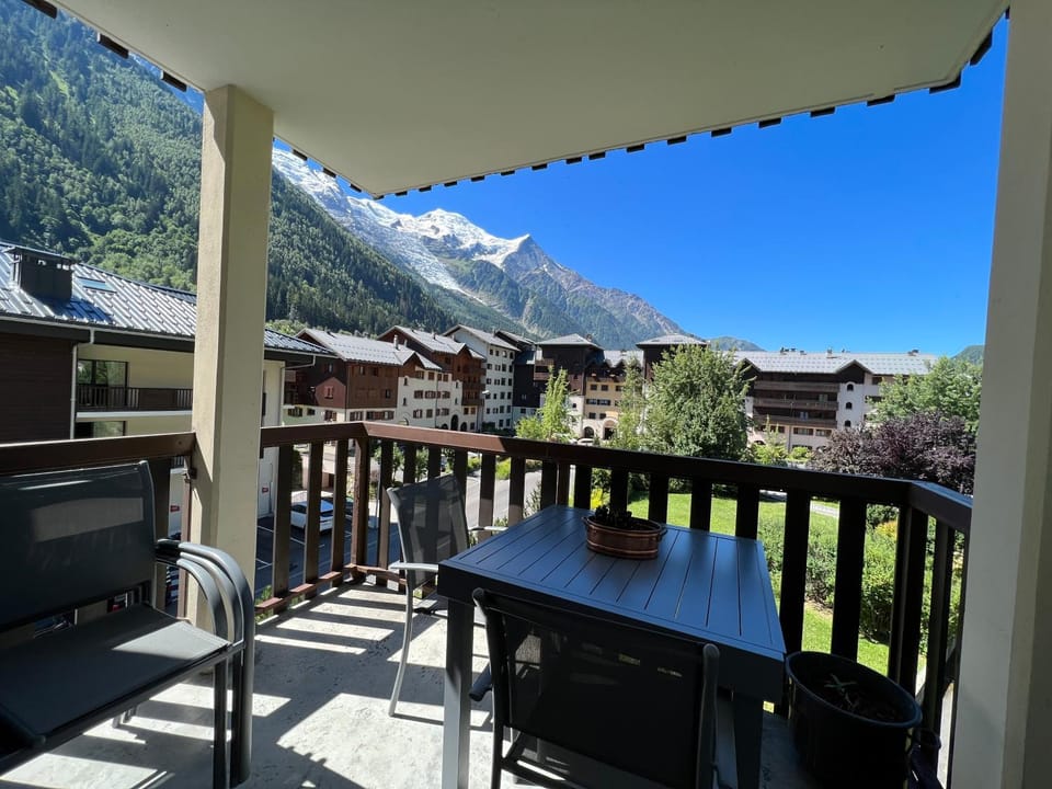 Mont Blanc 25, vue Mont blanc, balcon, parking Apartment in Chamonix