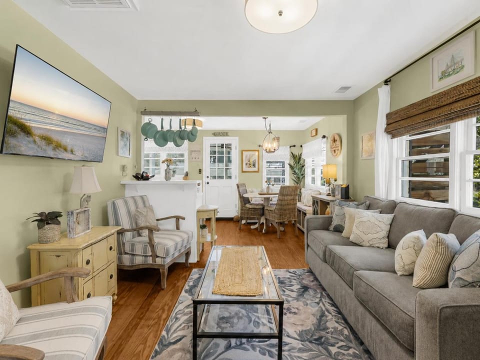 817 E Ashely Ave Pleasant Breeze House in Folly Beach