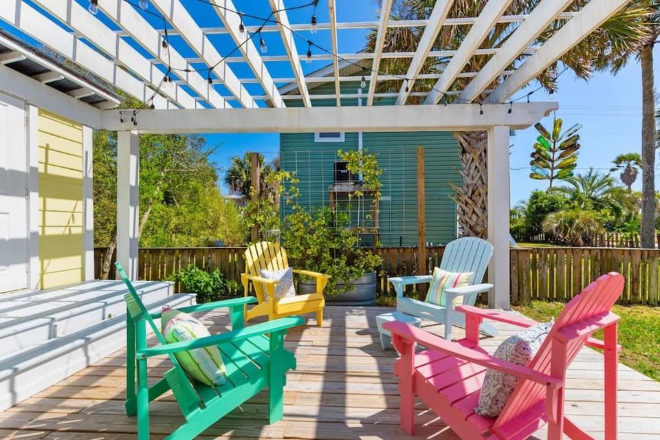 817 E Ashely Ave Pleasant Breeze House in Folly Beach