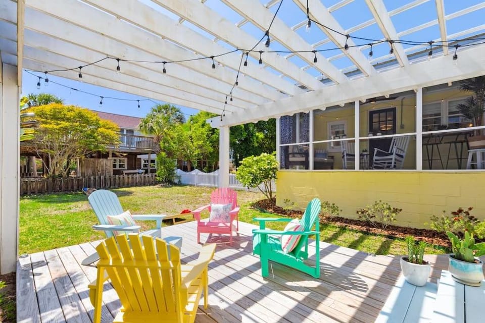 817 E Ashely Ave Pleasant Breeze House in Folly Beach