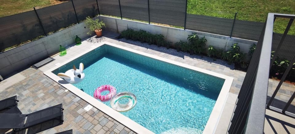 Pool view, Swimming pool