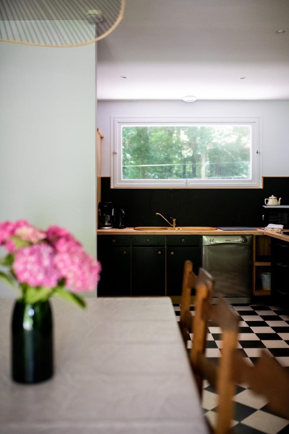 Dining area, kitchen